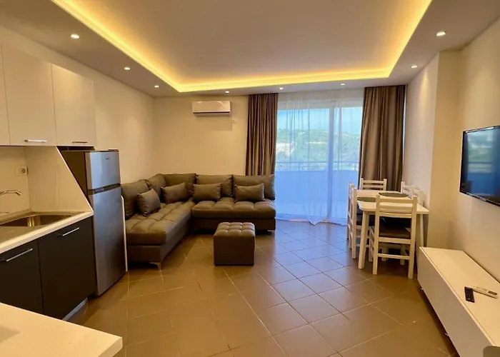 Summer Palace * Golem (Tirana)